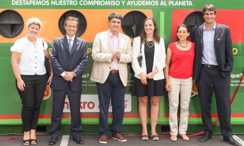 En Vicente López, Makro recicla junto a Coca–Cola FEMSA